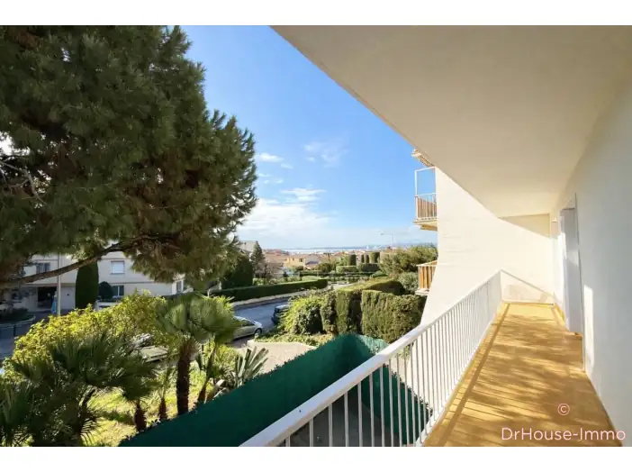 Appartement 4 pièces de 75 m² - Cagnes-sur-Mer (06800)