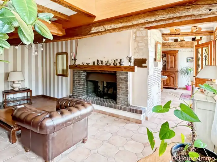 Maison 6 pièces de 137 m² - Saint-Benoît-sur-Seine (10180)