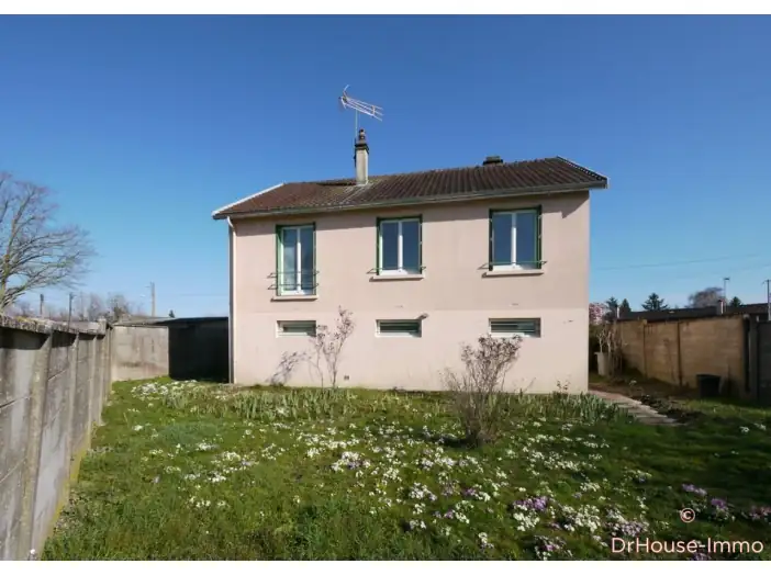 Maison 5 pièces de 80 m² - Saint-Julien-les-Villas (10800)
