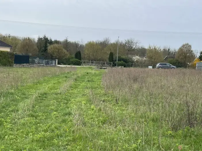 Terrain de 1 221 m² - Mergey (10600)