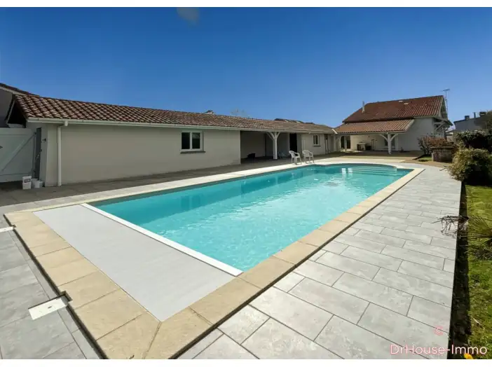 Maison 6 pièces de 155 m² - Saint-Vincent-de-Paul (40990)