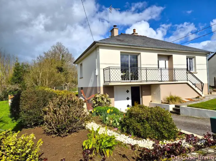 Maison 4 pièces de 87 m² - Gorron (53120)