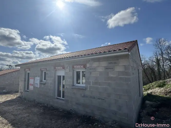 Maison 4 pièces de 86 m² - Trélissac (24750)