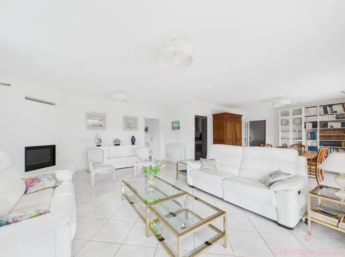 Maison 6 pièces de 190 m² - Gujan-Mestras (33470)