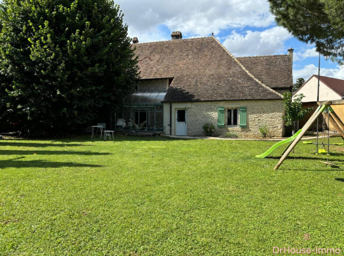 Maison de 240m² - 6 pièces
