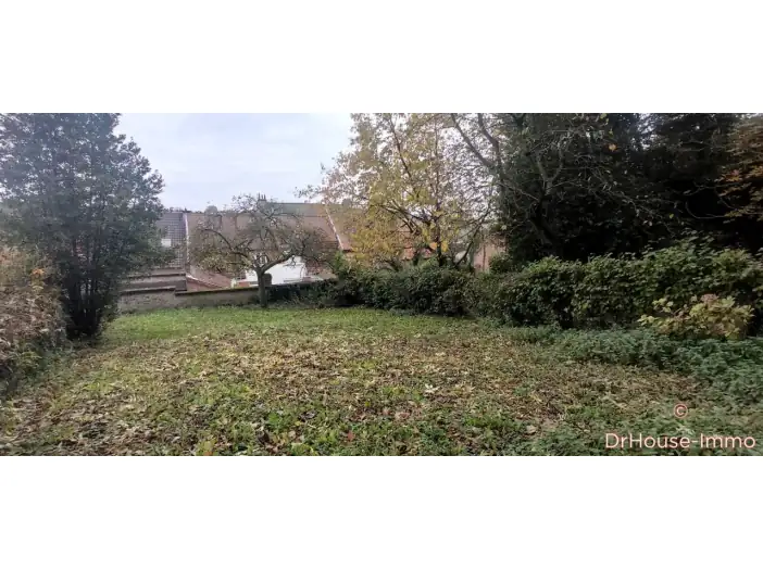 Immeuble 10 pièces de 380 m² - Saint-Pol-sur-Ternoise (62130)