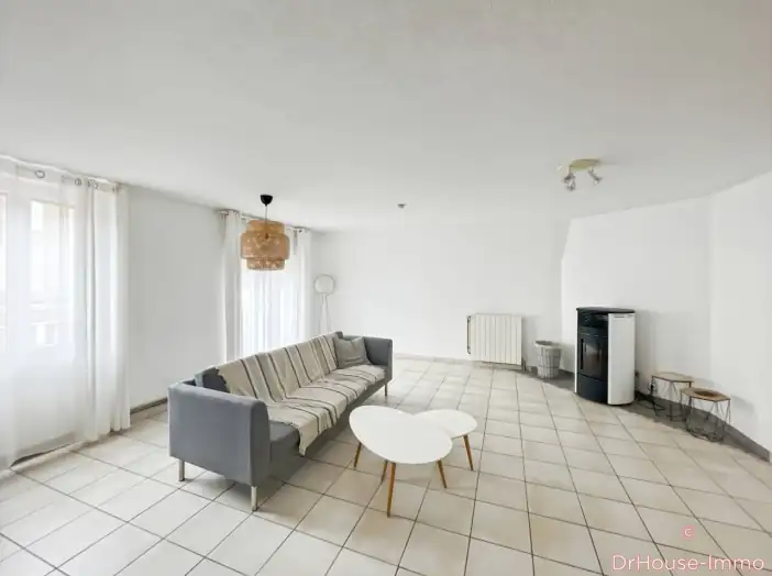 Maison 9 pièces de 285 m² - Bretenoux (46130)