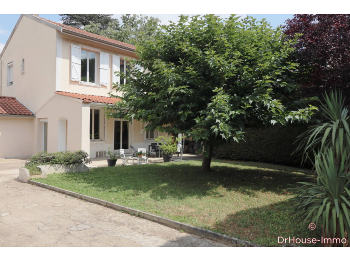 Maison de 185m² - 8 pièces