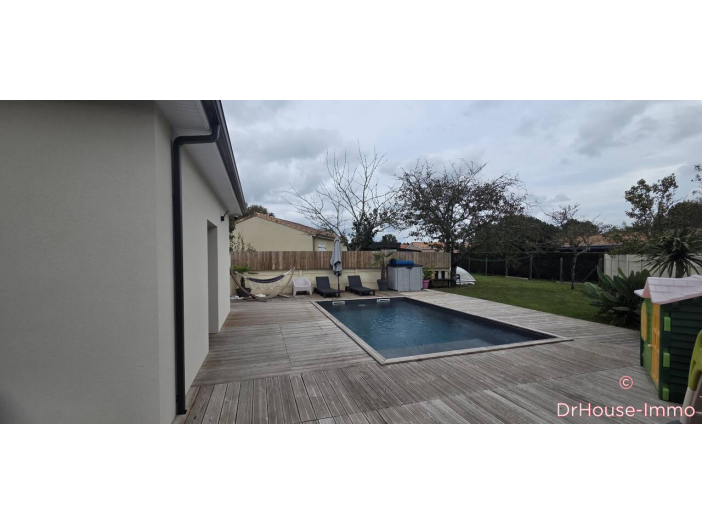 Maison 6 pièces de 130 m² - Saint-André-de-Cubzac (33240)