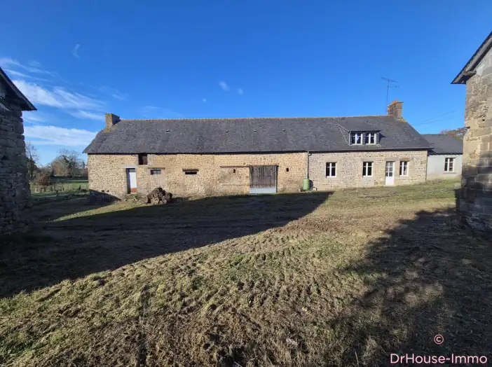 Maison 2 pièces de 110 m² - Montaudin (53220)