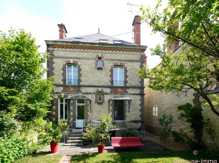 Maison de 237m² - 9 pièces