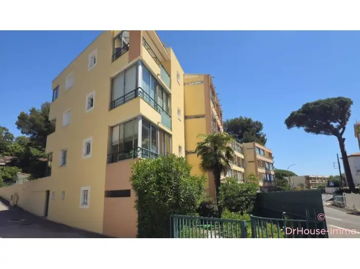 Appartement 2 pièces de 28 m² - Cavalaire-sur-Mer (83240)