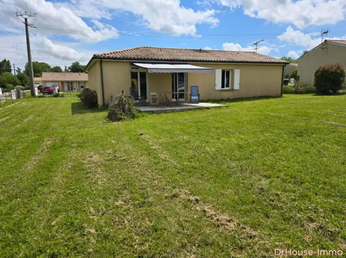 Maison 5 pièces de 92 m² - Sauveterre-de-Guyenne (33540)