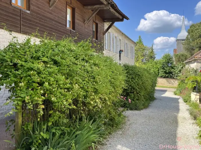 Maison 25 pièces de 657 m² - Éclance (10200)