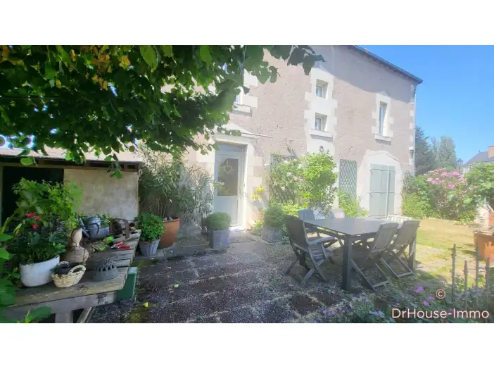 Maison 8 pièces de 187 m² - Rochefort-sur-Loire (49190)