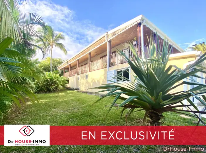 Maison 7 pièces de 145 m² - Étang-Salé (97427)
