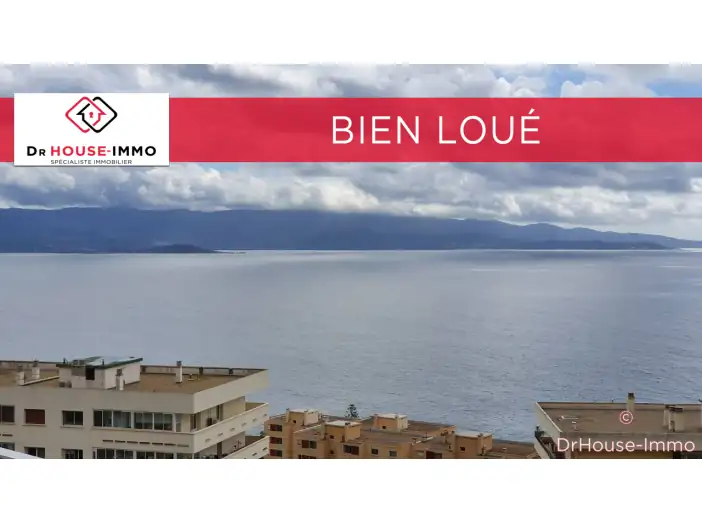 Appartement 3 pièces de 70 m² - Ajaccio (20000)