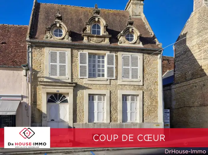 Maison 10 pièces de 208 m² - Saint-Pierre-sur-Dives (14170)