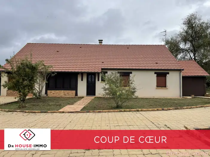 Maison 7 pièces de 205 m² - Saint-Éloy-de-Gy (18110)