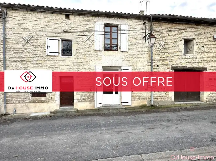 Maison 4 pièces de 90 m² - Xambes (16330)