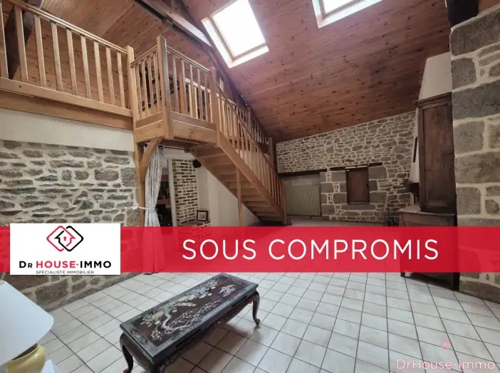 Maison 9 pièces de 203 m² - Gorron (53120)
