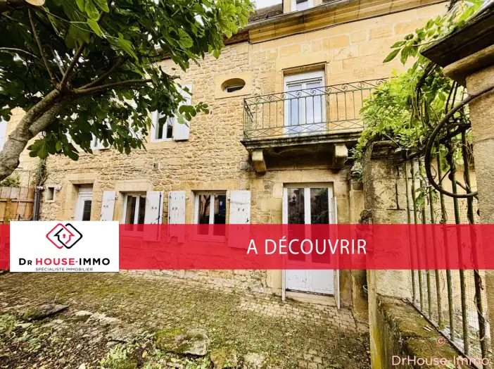 Immeuble 5 pièces de 148 m² - Sarlat-la-Canéda (24200)