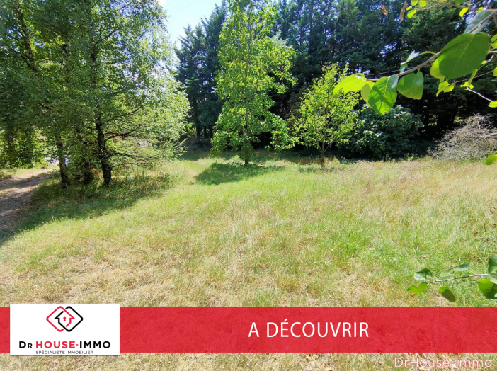 Terrain de 910m²
