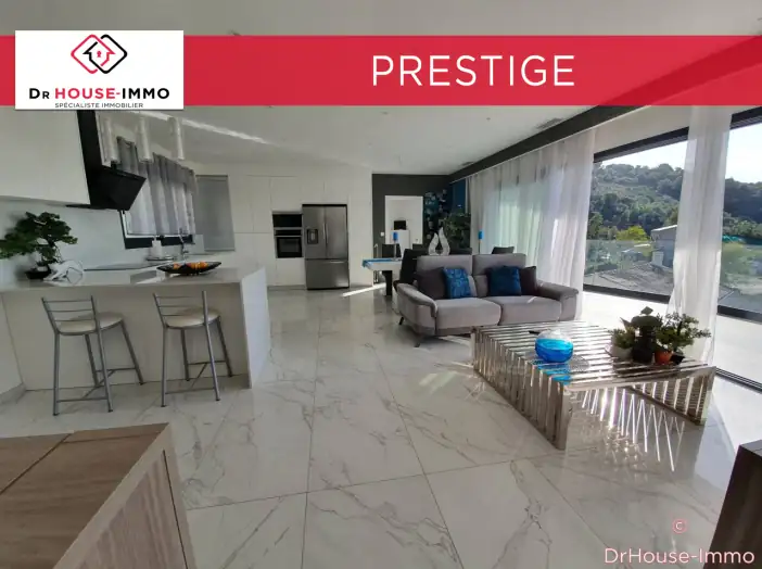 Maison 5 pièces de 158 m² - Ajaccio (20090)