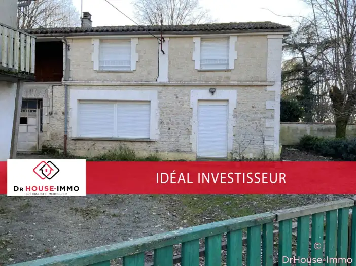 Maison 9 pièces de 262 m² - Saint-Claud (16450)