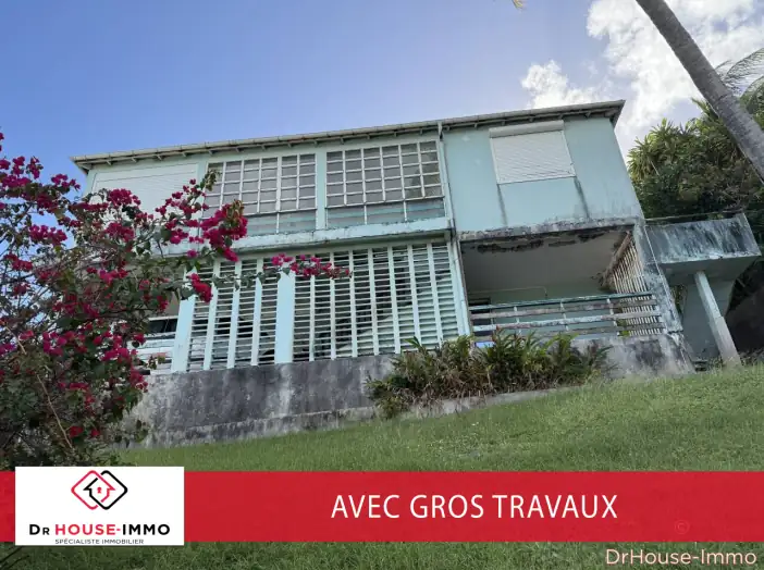 Maison ancienne 12 pièces de 225 m² - Sainte-Anne (97180)
