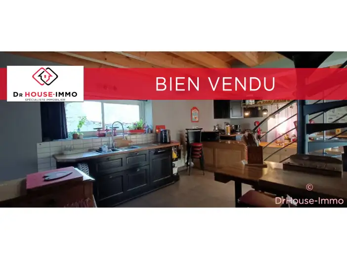 Maison 9 pièces de 252 m² - Sussat (03450)