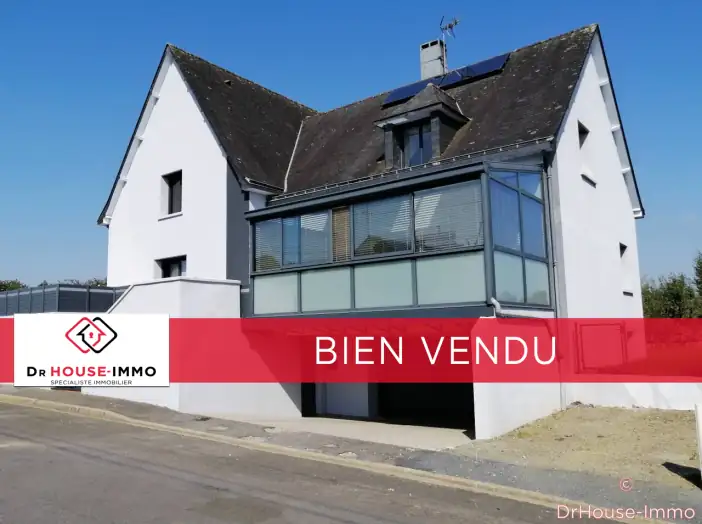 Maison 7 pièces de 219 m² - Gorron (53120)