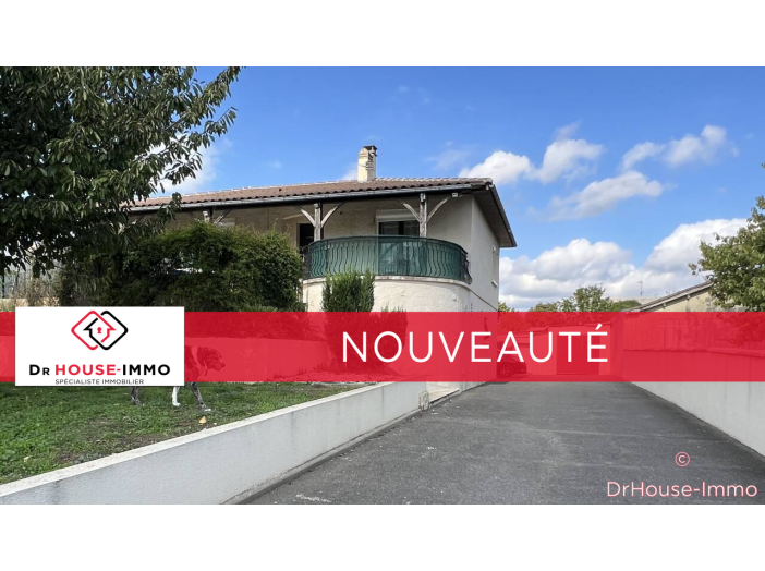 Maison 8 pièces de 220 m² - Saint-Yrieix-sur-Charente (16710)