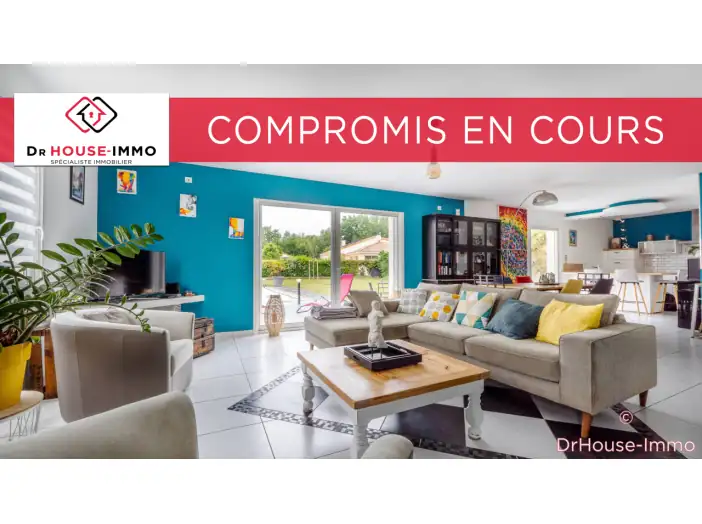 Maison 8 pièces de 165 m² - Béruges (86190)