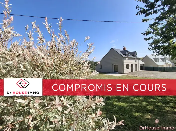 Maison 4 pièces de 113 m² - Grandparigny (50600)