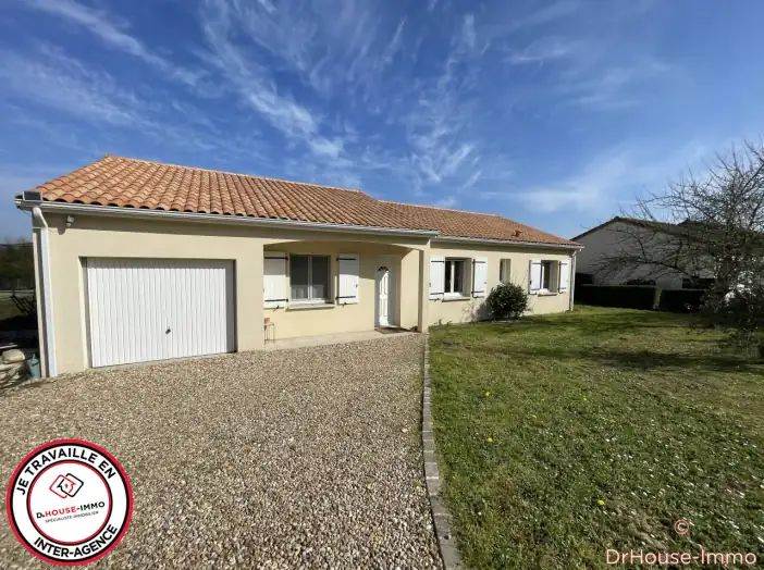 Maison 6 pièces de 103 m² - Dangé-Saint-Romain (86220)