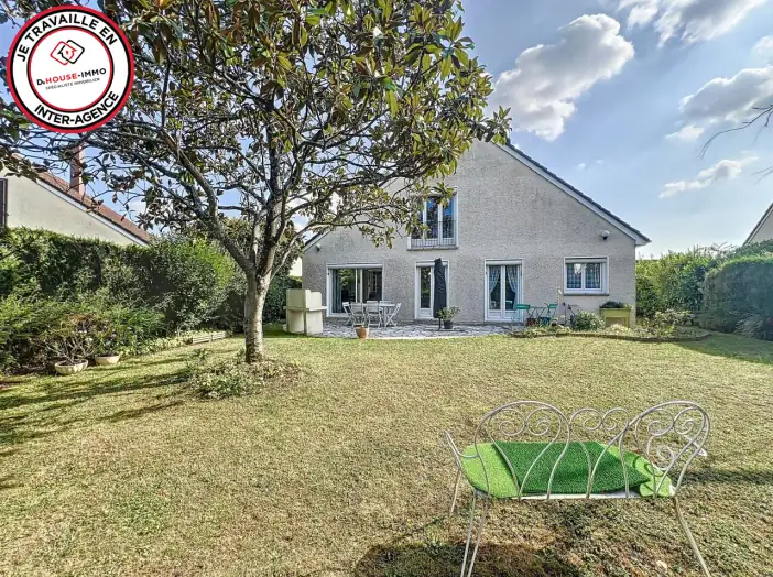 Maison 5 pièces de 113 m² - Combs-la-Ville (77380)