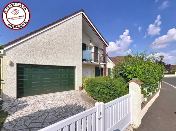 Maison 5 pièces de 113 m² - Combs-la-Ville (77380)