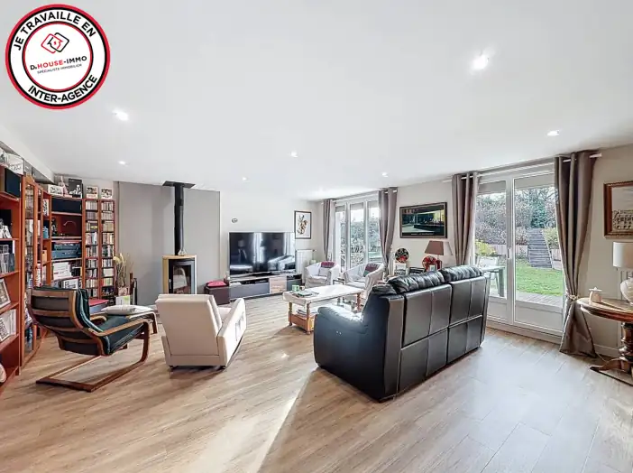 Maison 10 pièces de 225 m² - Nozay (91620)