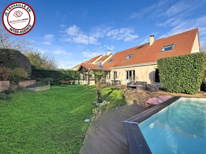 Maison 10 pièces de 225 m² - Nozay (91620)