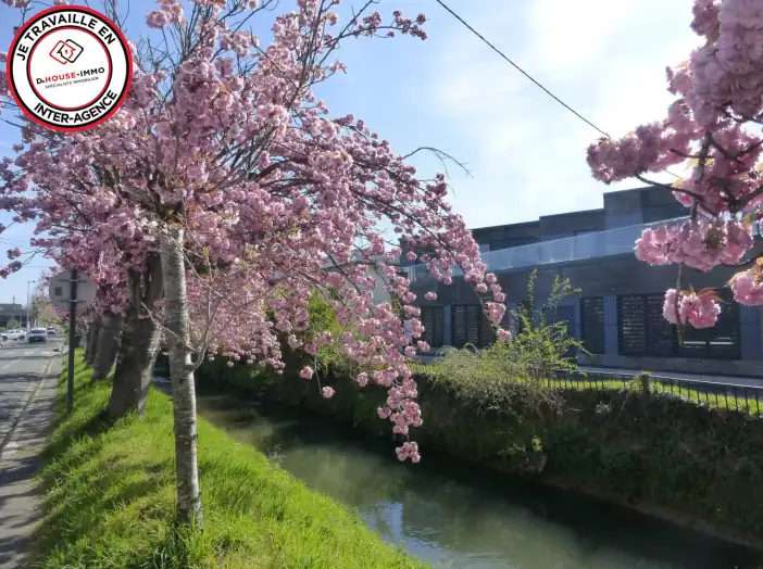 Bureau 4 pièces de 350 m² - Béthune (62400)