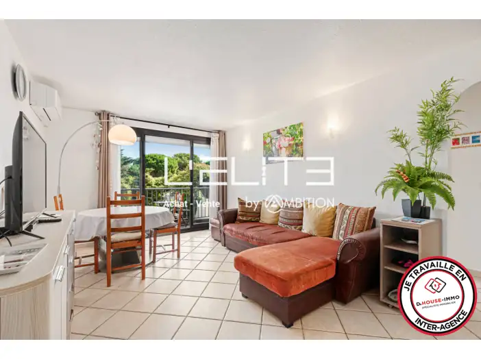 Appartement 2 pièces de 41 m² - Fréjus (83600)