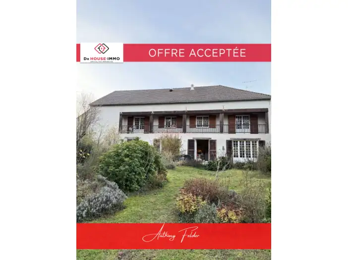 Maison 9 pièces de 269 m² - Issoudun (36100)