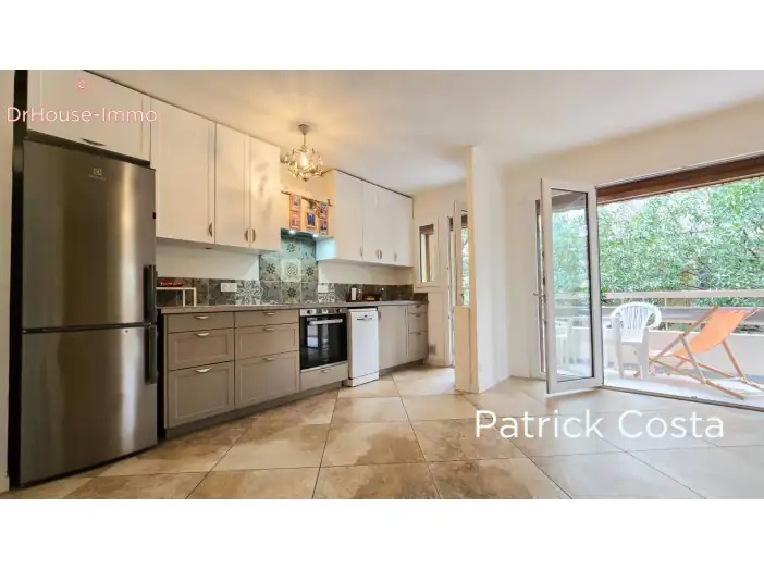 Appartement 4 pièces de 70 m² - Toulon (83000)