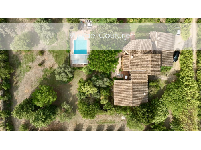 Maison de 228m² - 7 pièces