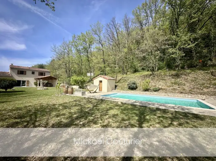 Maison 7 pièces de 157 m² - Mirmande (26270)