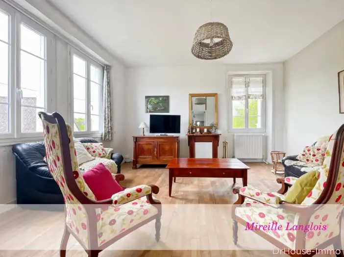 Maison 6 pièces de 189 m² - Sexcles (19430)