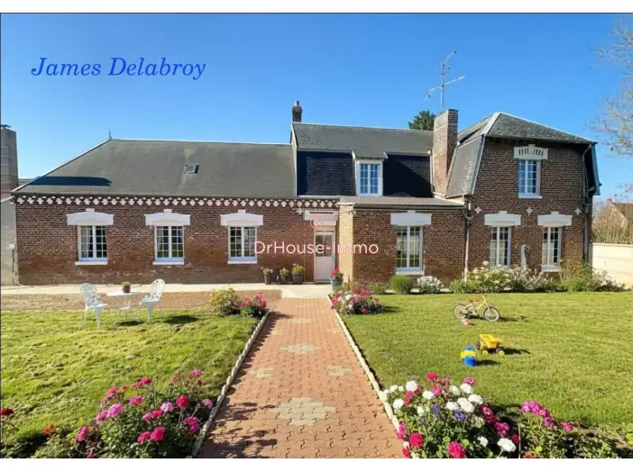 Maison 8 pièces de 230 m² - Curchy (80190)