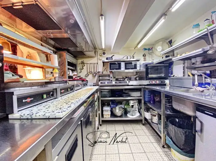 Commerce de 65 m² - Le Grau-du-Roi (30240)