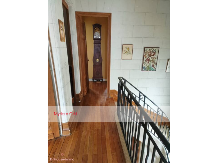 Maison de 300m² - 9 pièces